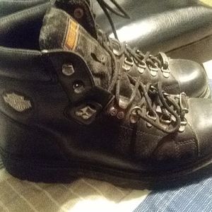 Pair nice harley davson boots asking 60$ size 11